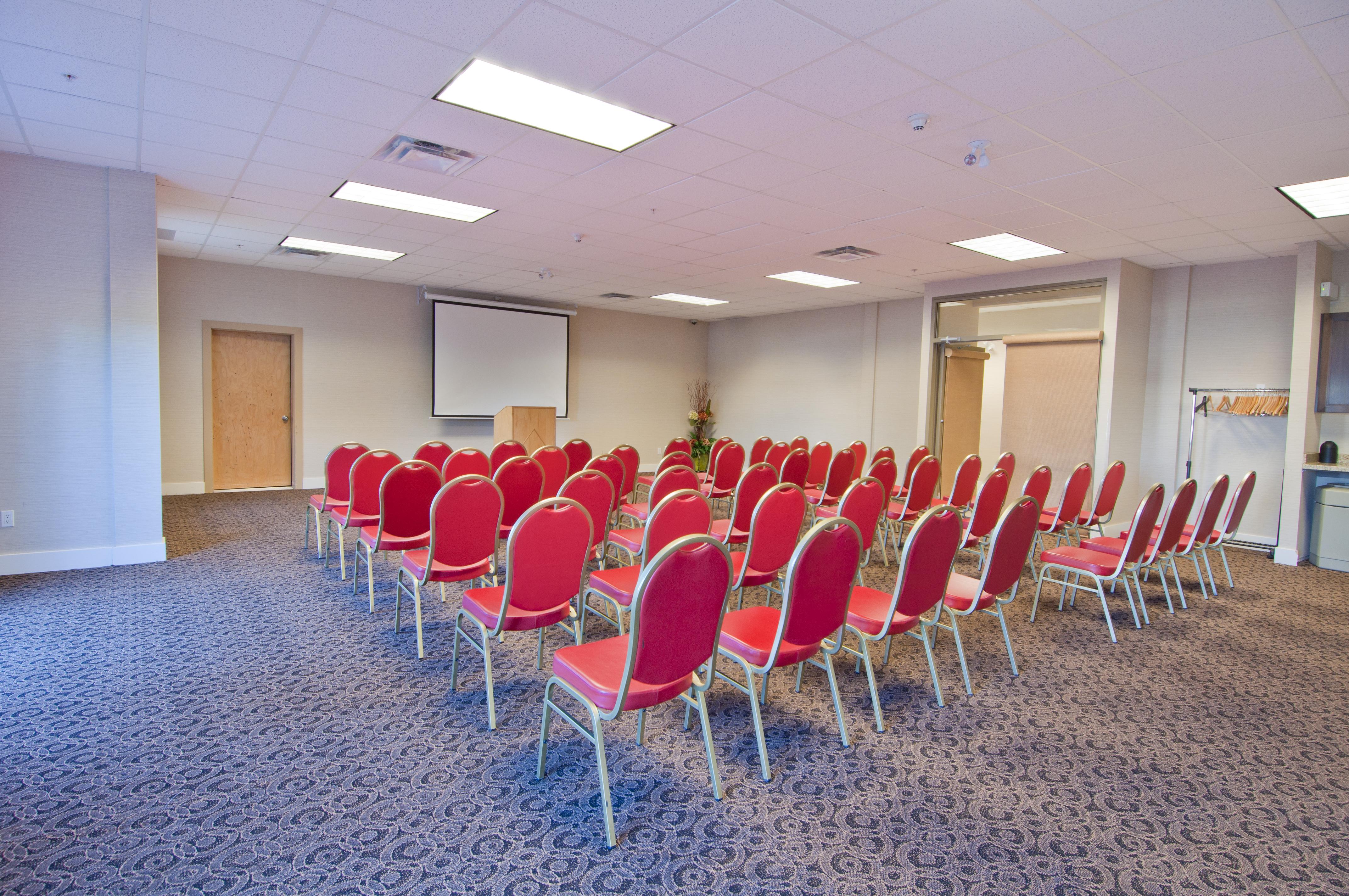 Comfort Inn & Suites Surrey Extérieur photo
