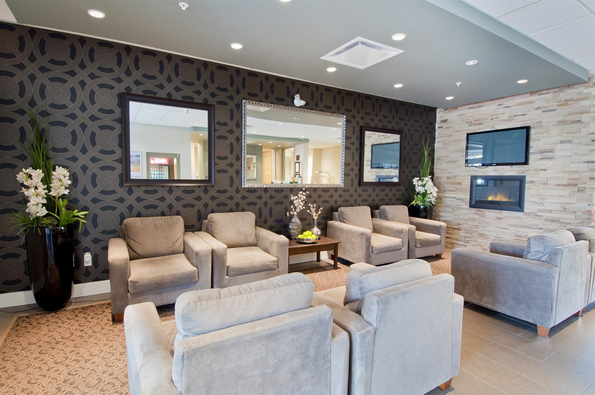 Comfort Inn & Suites Surrey Extérieur photo