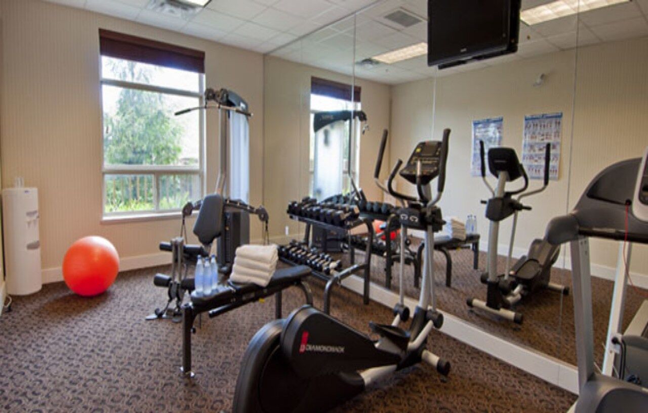 Comfort Inn & Suites Surrey Extérieur photo